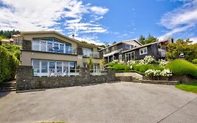 Queenstown House Bed & Breakfast And Apartments